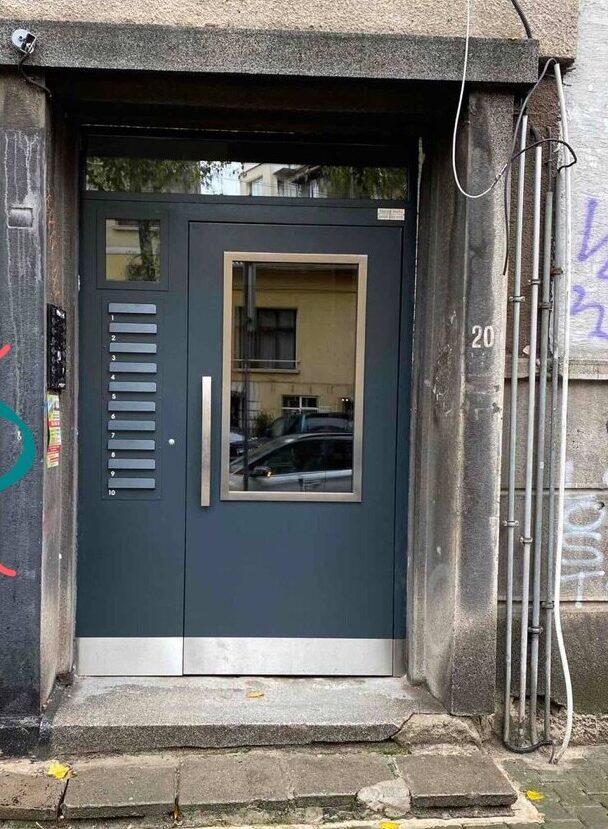 How to check in Sophisticated Gem in the Heart of Sofia 1