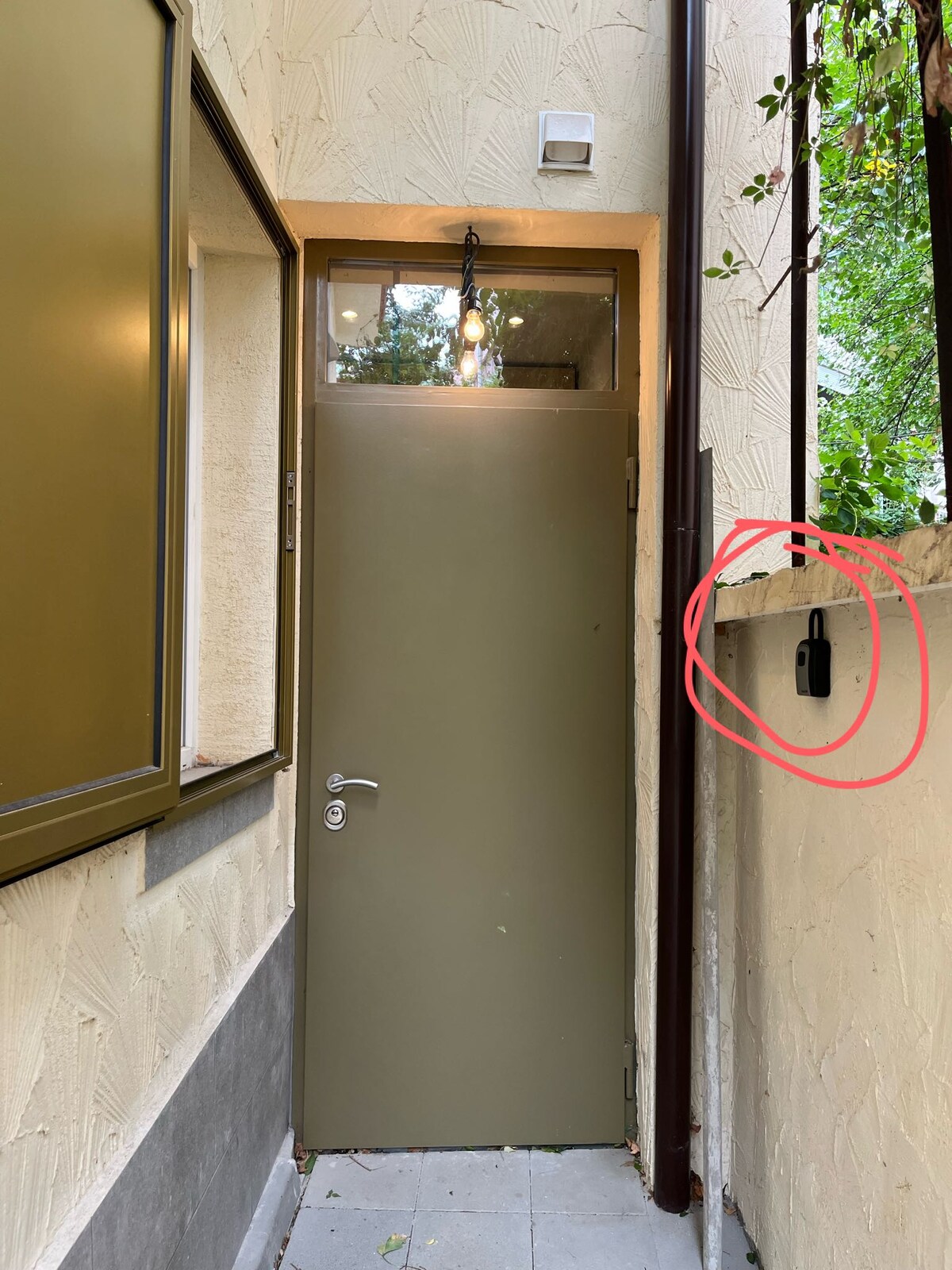 How to check in Unique and Central 3 Bedroom Private Entire House 13
