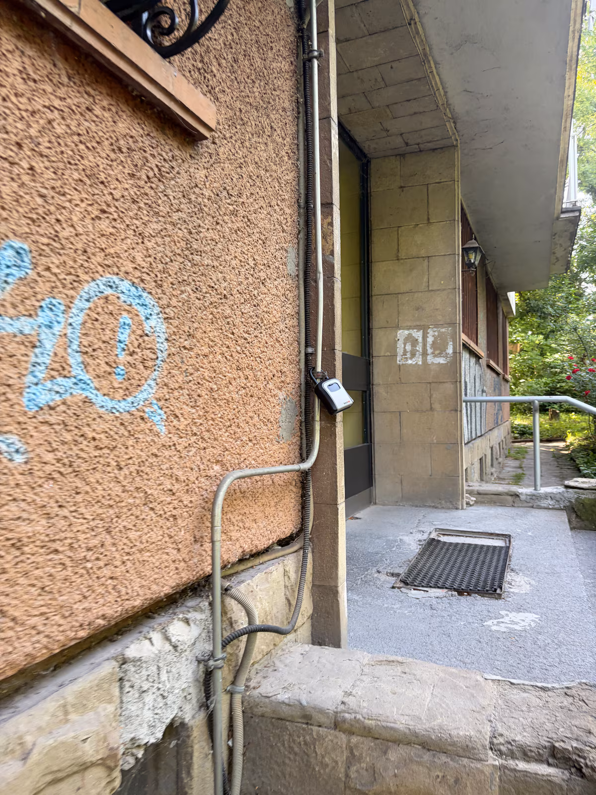 How to check in Spacious 2BR Family Flat next to Borisova Garden 17